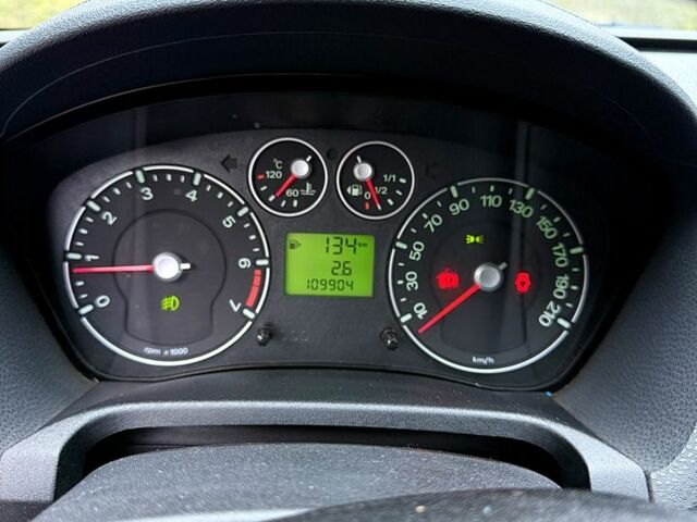 Форд Фиеста, объемом двигателя 1.4 л и пробегом 110 тыс. км за 5100 $, фото 7 на Automoto.ua