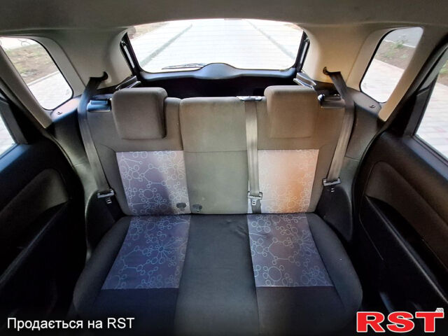 Форд Фиеста, объемом двигателя 1.4 л и пробегом 280 тыс. км за 3650 $, фото 9 на Automoto.ua