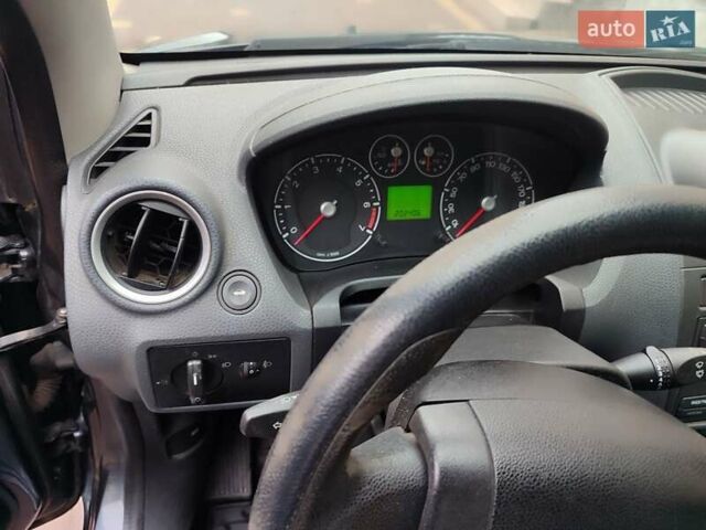 Форд Фієста, об'ємом двигуна 1.4 л та пробігом 203 тис. км за 3599 $, фото 19 на Automoto.ua