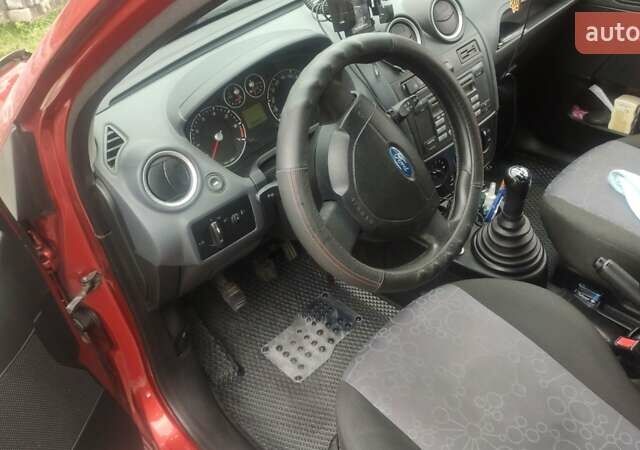 Форд Фиеста, объемом двигателя 1.25 л и пробегом 290 тыс. км за 4500 $, фото 3 на Automoto.ua