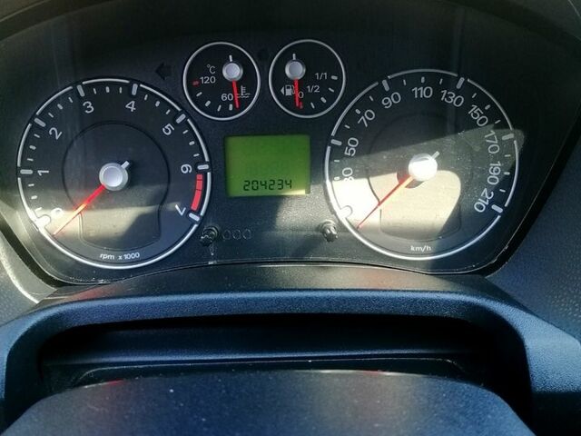 Форд Фиеста, объемом двигателя 1.4 л и пробегом 204 тыс. км за 4000 $, фото 5 на Automoto.ua