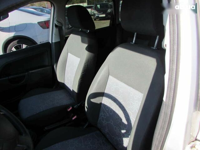 Форд Фиеста, объемом двигателя 0 л и пробегом 223 тыс. км за 4200 $, фото 7 на Automoto.ua