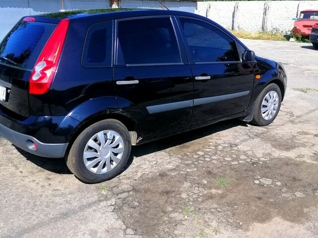 Форд Фиеста, объемом двигателя 1.4 л и пробегом 204 тыс. км за 4000 $, фото 2 на Automoto.ua