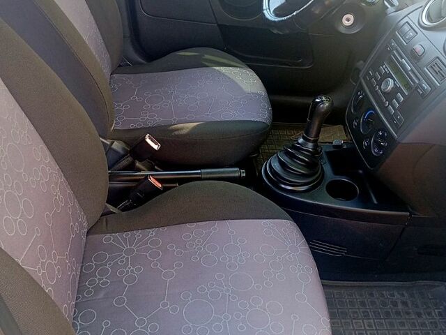 Форд Фієста, об'ємом двигуна 1.4 л та пробігом 198 тис. км за 3800 $, фото 3 на Automoto.ua