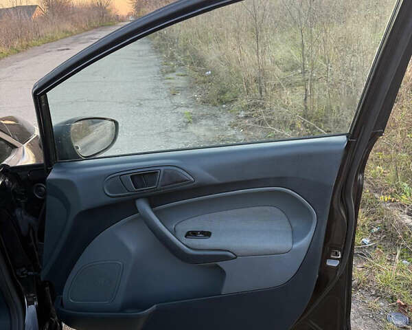 Форд Фиеста, объемом двигателя 1.4 л и пробегом 192 тыс. км за 6200 $, фото 10 на Automoto.ua