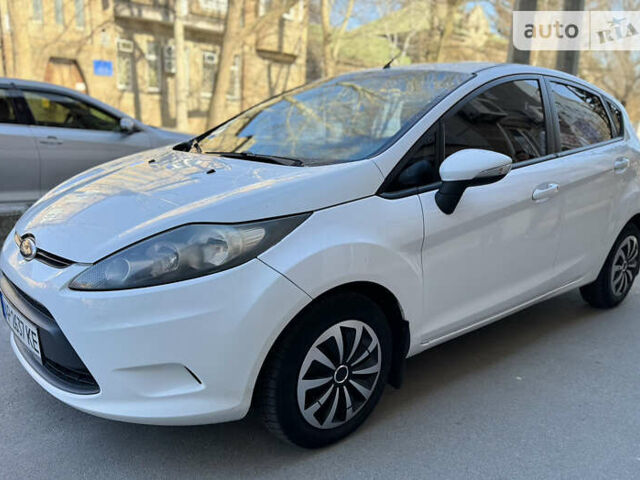 Форд Фиеста, объемом двигателя 1.4 л и пробегом 250 тыс. км за 6000 $, фото 7 на Automoto.ua