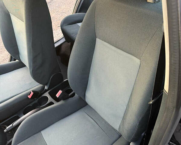 Форд Фиеста, объемом двигателя 1.4 л и пробегом 192 тыс. км за 6200 $, фото 20 на Automoto.ua