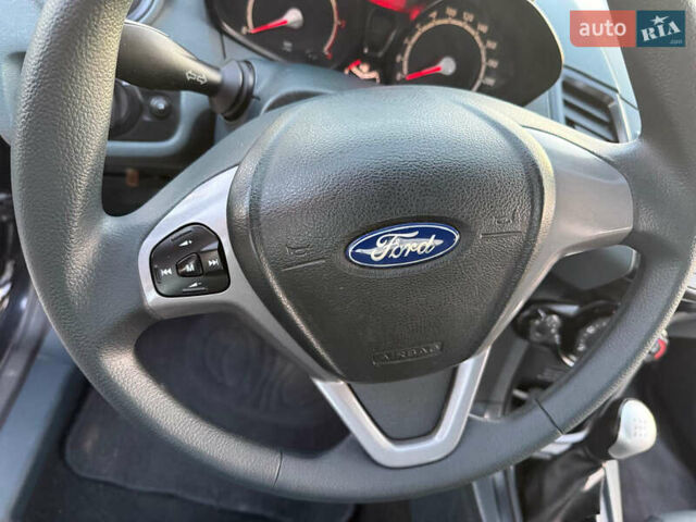 Форд Фиеста, объемом двигателя 1.4 л и пробегом 192 тыс. км за 6200 $, фото 22 на Automoto.ua