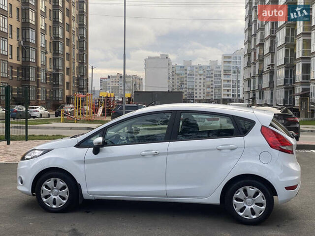 Форд Фієста, об'ємом двигуна 1.4 л та пробігом 158 тис. км за 6800 $, фото 8 на Automoto.ua