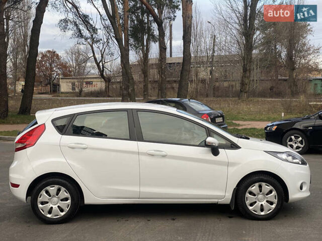Форд Фієста, об'ємом двигуна 1.4 л та пробігом 158 тис. км за 6800 $, фото 4 на Automoto.ua