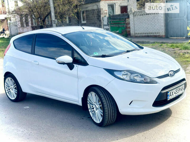 Форд Фиеста, объемом двигателя 1.25 л и пробегом 208 тыс. км за 5900 $, фото 2 на Automoto.ua