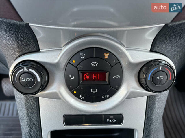 Форд Фиеста, объемом двигателя 1.4 л и пробегом 3 тыс. км за 9999 $, фото 31 на Automoto.ua