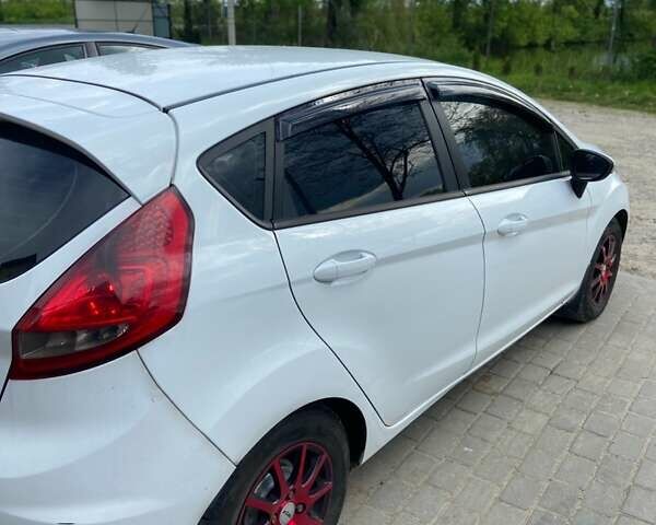 Форд Фиеста, объемом двигателя 1.6 л и пробегом 260 тыс. км за 6500 $, фото 1 на Automoto.ua