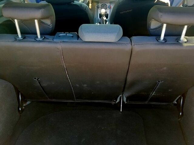 Форд Фиеста, объемом двигателя 14 л и пробегом 252 тыс. км за 5800 $, фото 3 на Automoto.ua