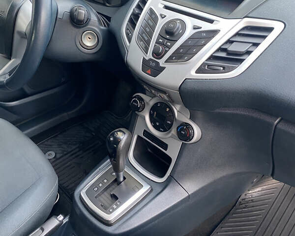 Форд Фиеста 2011 в Чернигове на Automoto.ua Форд Фиеста, объемом двигателя 1.4 л и пробегом 218 тыс. км за 5600 $, фото 10 на Automoto.ua