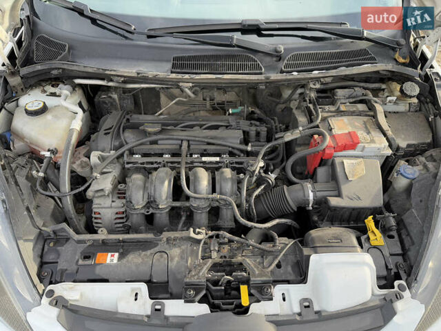 Форд Фиеста, объемом двигателя 1.4 л и пробегом 208 тыс. км за 7100 $, фото 22 на Automoto.ua