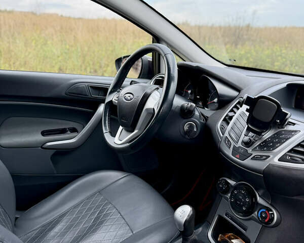 Форд Фиеста, объемом двигателя 1.6 л и пробегом 199 тыс. км за 5800 $, фото 8 на Automoto.ua