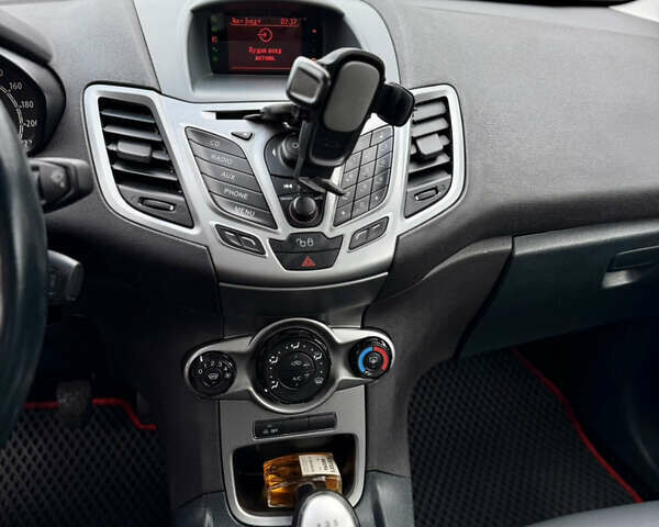Форд Фиеста, объемом двигателя 1.6 л и пробегом 199 тыс. км за 5800 $, фото 7 на Automoto.ua