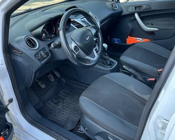 Форд Фієста, об'ємом двигуна 1.25 л та пробігом 81 тис. км за 7000 $, фото 15 на Automoto.ua