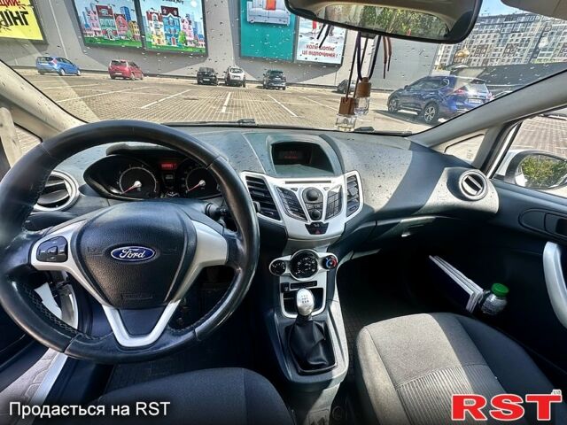 Форд Фиеста, объемом двигателя 1.4 л и пробегом 305 тыс. км за 5500 $, фото 2 на Automoto.ua