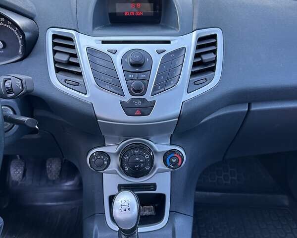 Форд Фієста, об'ємом двигуна 1.25 л та пробігом 81 тис. км за 7000 $, фото 18 на Automoto.ua
