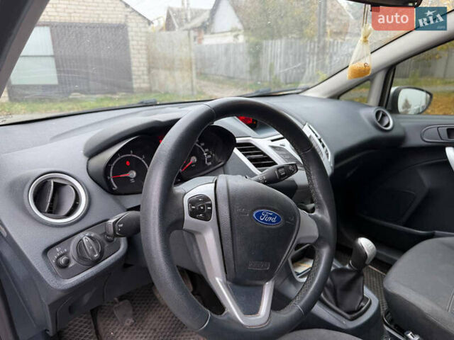 Форд Фиеста, объемом двигателя 1.25 л и пробегом 239 тыс. км за 6100 $, фото 3 на Automoto.ua