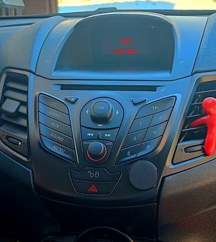 Форд Фиеста, объемом двигателя 12 л и пробегом 26 тыс. км за 8000 $, фото 4 на Automoto.ua