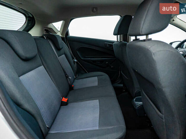 Форд Фиеста, объемом двигателя 1.4 л и пробегом 223 тыс. км за 5636 $, фото 12 на Automoto.ua