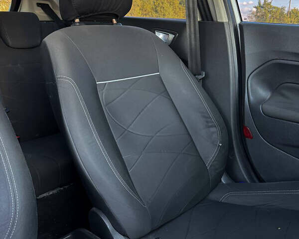 Форд Фиеста, объемом двигателя 1 л и пробегом 107 тыс. км за 6350 $, фото 6 на Automoto.ua