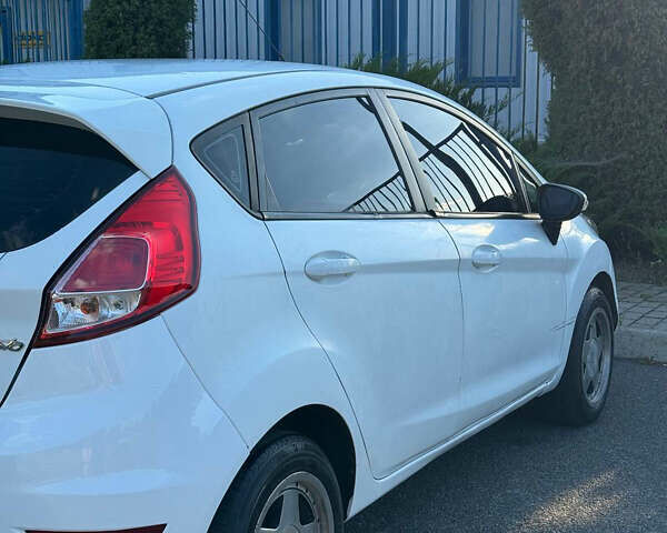 Форд Фиеста, объемом двигателя 1 л и пробегом 107 тыс. км за 6350 $, фото 4 на Automoto.ua