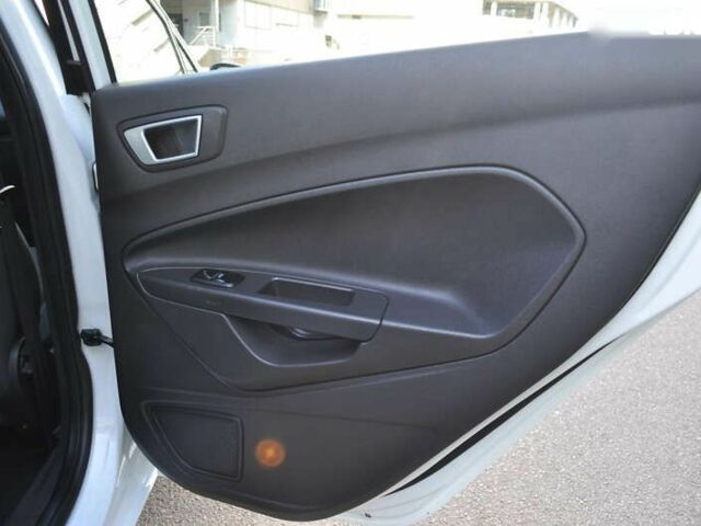 Форд Фиеста, объемом двигателя 1.6 л и пробегом 124 тыс. км за 8500 $, фото 25 на Automoto.ua