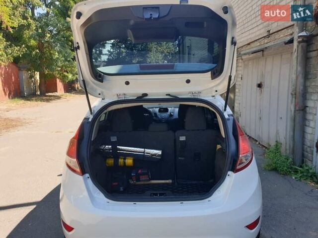 Форд Фиеста, объемом двигателя 1.6 л и пробегом 203 тыс. км за 7900 $, фото 11 на Automoto.ua