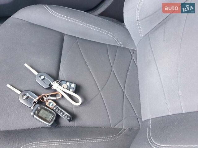 Форд Фиеста, объемом двигателя 1.6 л и пробегом 203 тыс. км за 7900 $, фото 13 на Automoto.ua