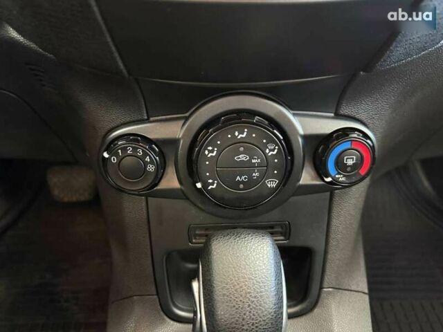 Форд Фиеста, объемом двигателя 1 л и пробегом 98 тыс. км за 7490 $, фото 22 на Automoto.ua