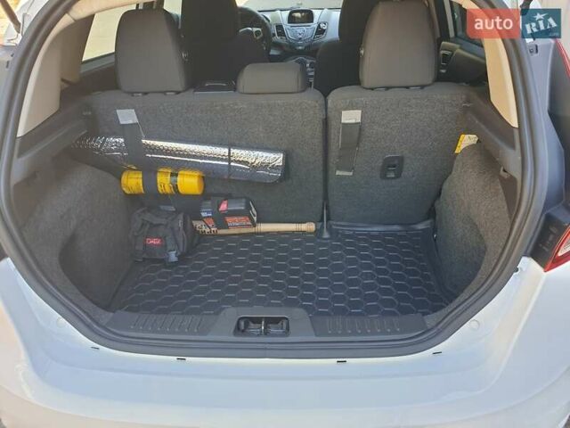 Форд Фиеста, объемом двигателя 1.6 л и пробегом 203 тыс. км за 7900 $, фото 10 на Automoto.ua