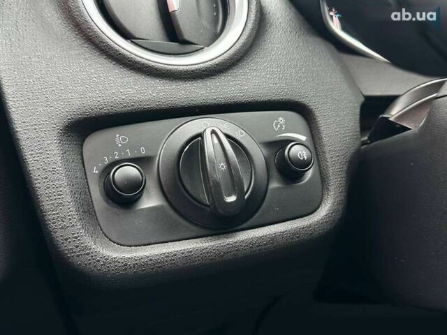 Форд Фиеста, объемом двигателя 1 л и пробегом 159 тыс. км за 6490 $, фото 15 на Automoto.ua