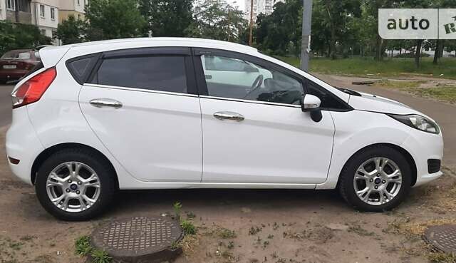 Форд Фиеста, объемом двигателя 1 л и пробегом 45 тыс. км за 8999 $, фото 3 на Automoto.ua