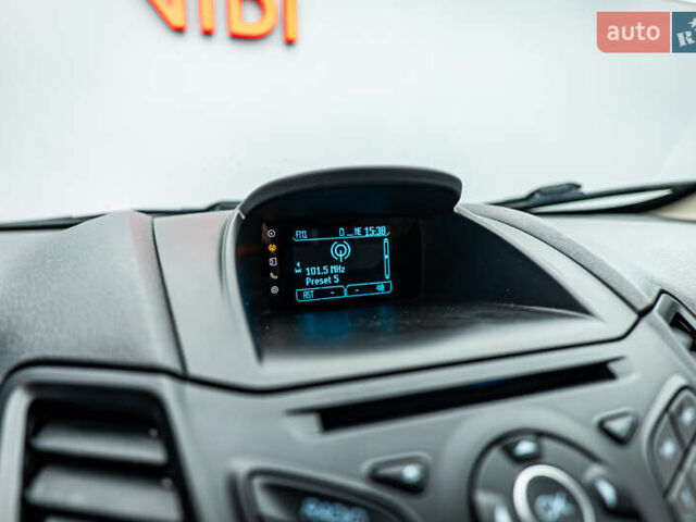 Форд Фиеста, объемом двигателя 1.6 л и пробегом 158 тыс. км за 6959 $, фото 12 на Automoto.ua