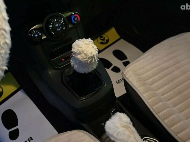 Форд Фієста, об'ємом двигуна 1 л та пробігом 120 тис. км за 8300 $, фото 12 на Automoto.ua