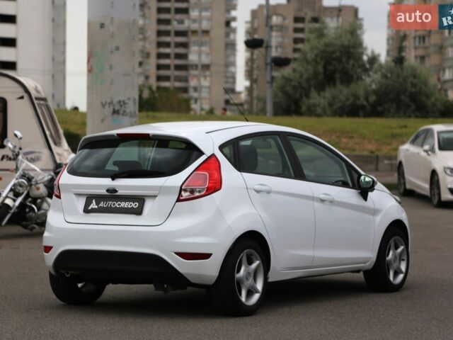 Форд Фиеста, объемом двигателя 1.24 л и пробегом 166 тыс. км за 6500 $, фото 4 на Automoto.ua