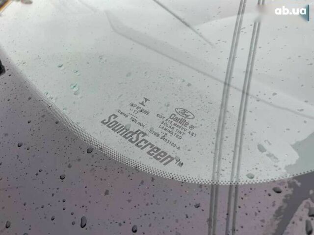 Форд Фиеста, объемом двигателя 1.6 л и пробегом 143 тыс. км за 9399 $, фото 13 на Automoto.ua