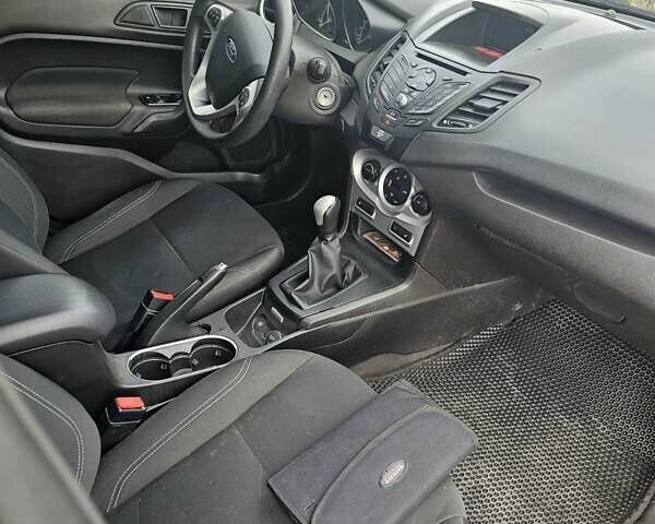 Форд Фиеста, объемом двигателя 1.6 л и пробегом 101 тыс. км за 8000 $, фото 19 на Automoto.ua