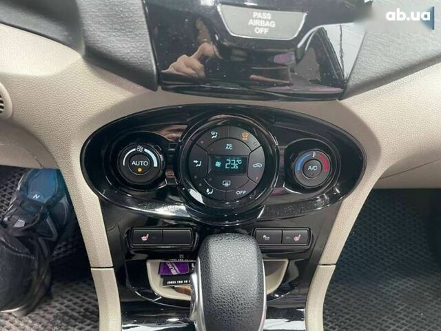 Форд Фиеста, объемом двигателя 1.6 л и пробегом 143 тыс. км за 9399 $, фото 21 на Automoto.ua