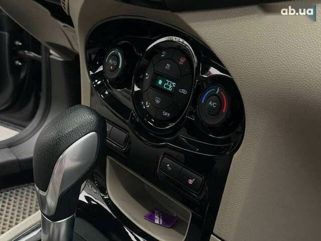Форд Фиеста, объемом двигателя 1.6 л и пробегом 143 тыс. км за 9399 $, фото 23 на Automoto.ua
