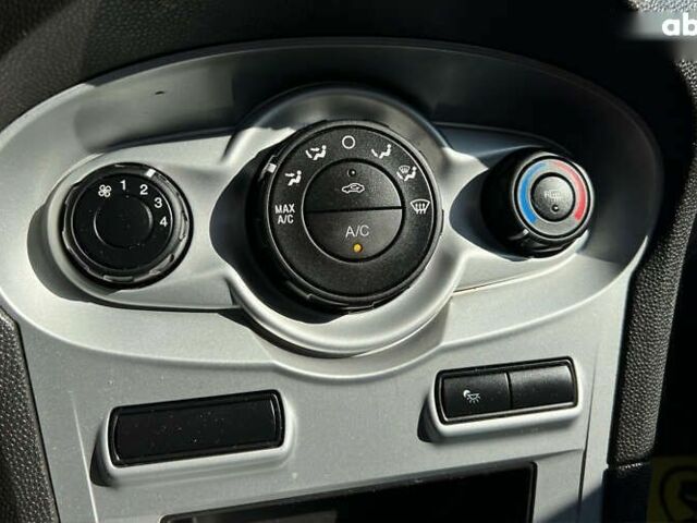 Форд Фієста, об'ємом двигуна 1.6 л та пробігом 70 тис. км за 7999 $, фото 12 на Automoto.ua