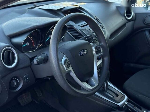 Форд Фиеста, объемом двигателя 1.6 л и пробегом 79 тыс. км за 9300 $, фото 7 на Automoto.ua