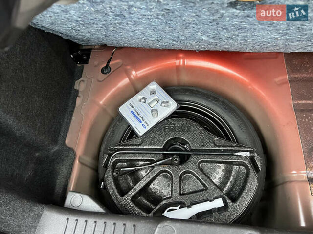 Форд Фиеста, объемом двигателя 1.6 л и пробегом 84 тыс. км за 10500 $, фото 42 на Automoto.ua
