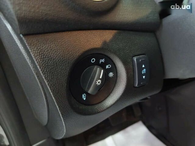 Форд Фиеста, объемом двигателя 1.6 л и пробегом 41 тыс. км за 9200 $, фото 10 на Automoto.ua