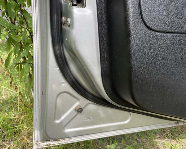 Форд Фиеста, объемом двигателя 1.4 л и пробегом 182 тыс. км за 3700 $, фото 6 на Automoto.ua