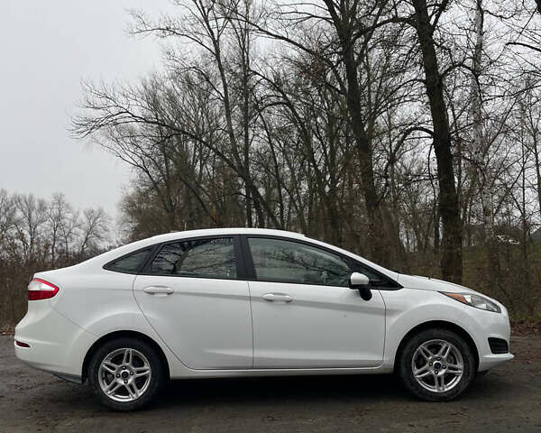 Форд Фієста, об'ємом двигуна 0 л та пробігом 114 тис. км за 8700 $, фото 3 на Automoto.ua